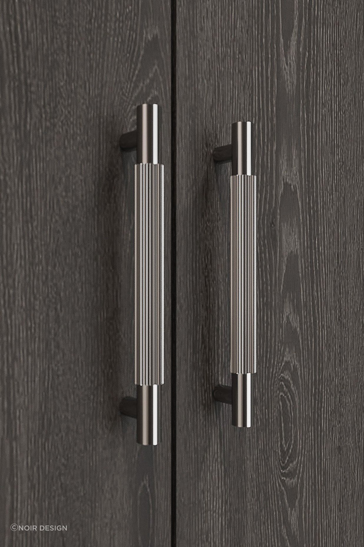 A New Brass Cabinet Handle Range Featuring Refined Industrial Design   EyJlZGl0cyI6W3sidHlwZSI6InpwY2YiLCJvcHRpb25zIjp7ImJveFdpZHRoIjoxMjM2LCJib3hIZWlnaHQiOjE4NTYsIndhdGVybWFyayI6eyJ0ZXh0IjoiTm9pciBEZXNpZ24iLCJmb250U2l6ZSI6MjR9LCJjb3ZlciI6dHJ1ZSwiem9vbVdpZHRoIjoxODU2LCJzY3JvbGxQb3NYIjo1MCwic2Nyb2xsUG9zWSI6NTAsImJhY2tncm91bmQiOiJyZ2IoNjMsNTgsNTQpIiwiZmlsdGVyIjowfX0seyJ0eXBlIjoiZmxhdHRlbiIsIm9wdGlvbnMiOnsiYmFja2dyb3VuZCI6IiNmZmZmZmYifX1dLCJxdWFsaXR5Ijo4NywidG9Gb3JtYXQiOiJqcGcifQ==