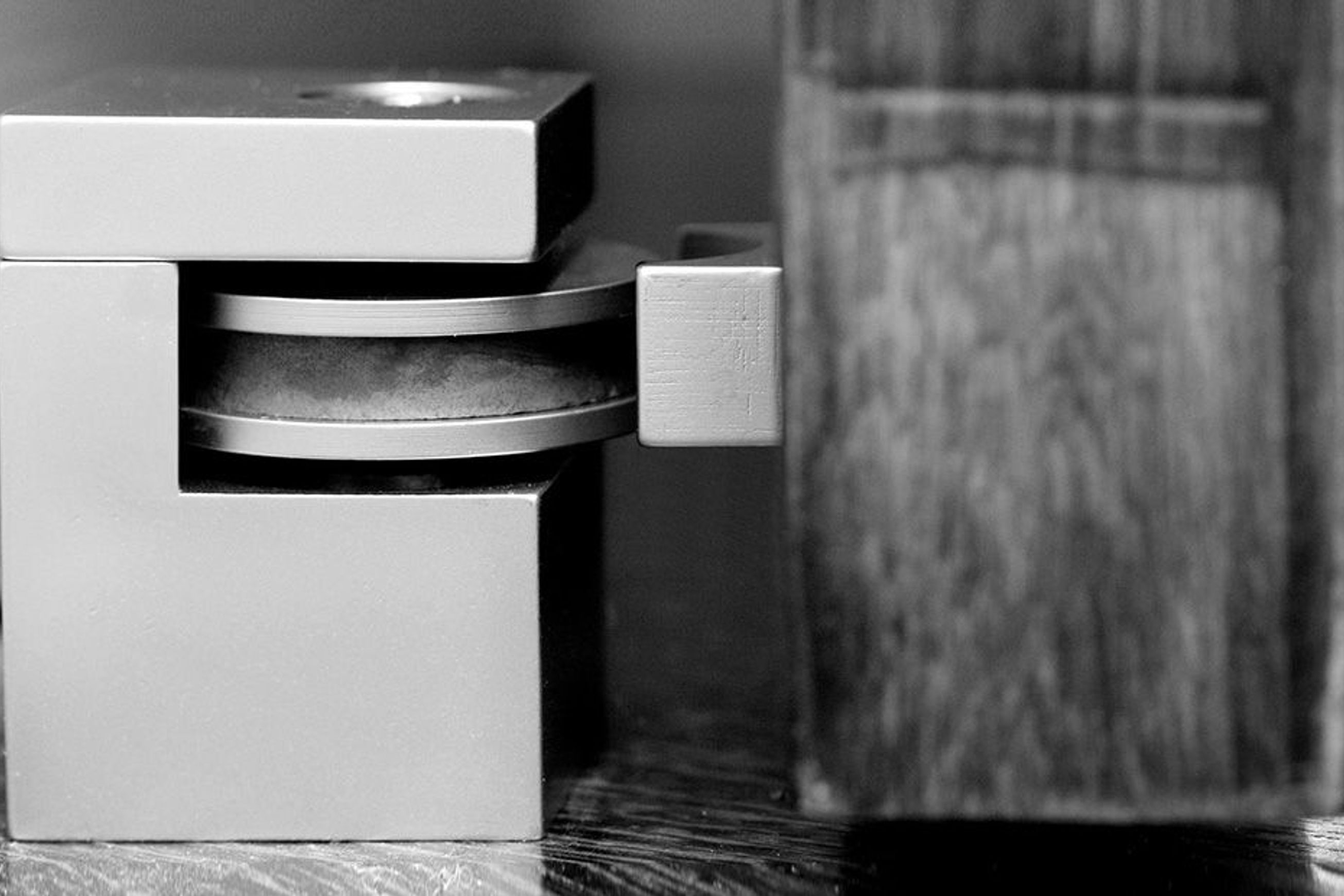 HB720 Cube Magnetic Floor Mount Doorstop