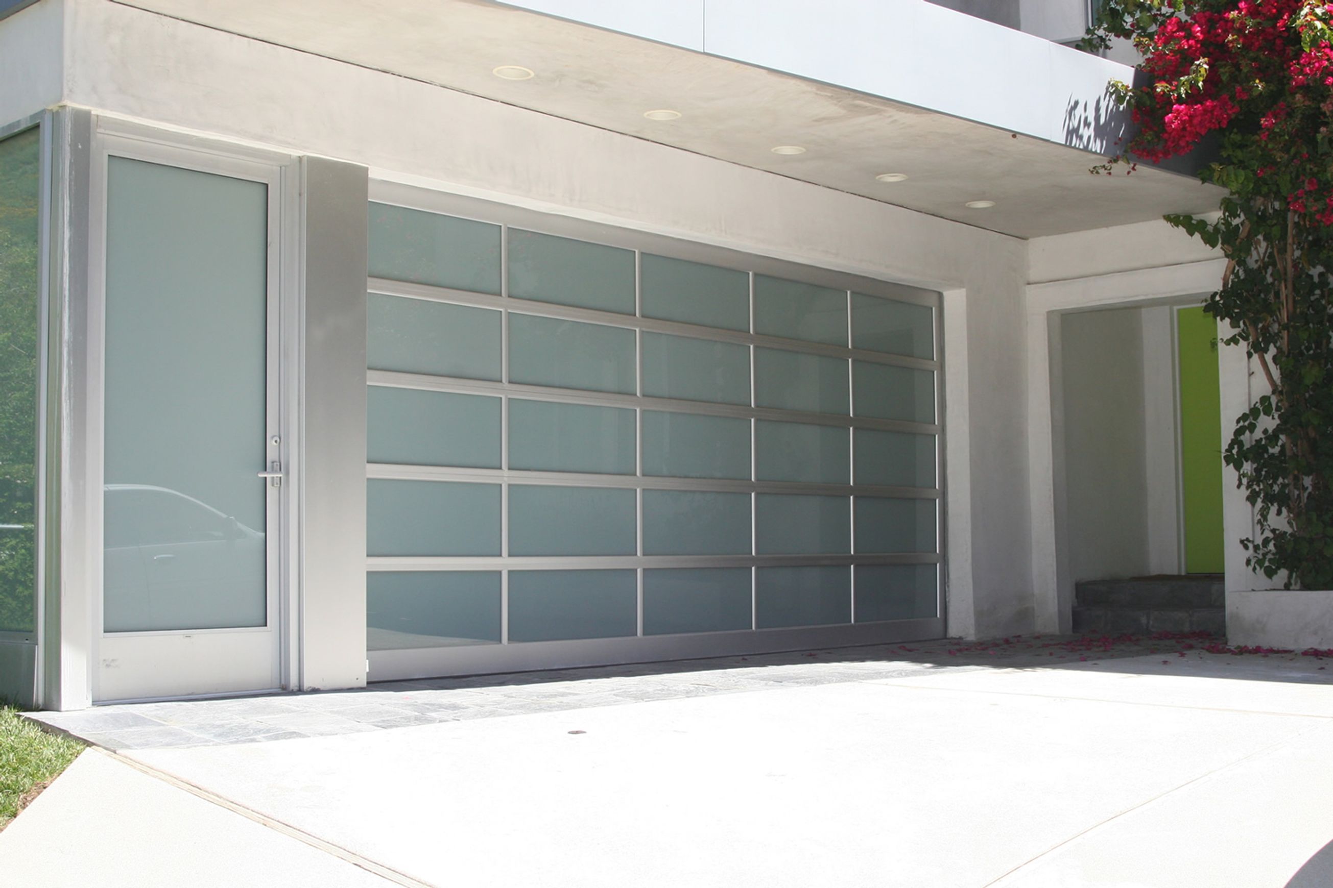 Panoramic Glazed Sectional Garage Door