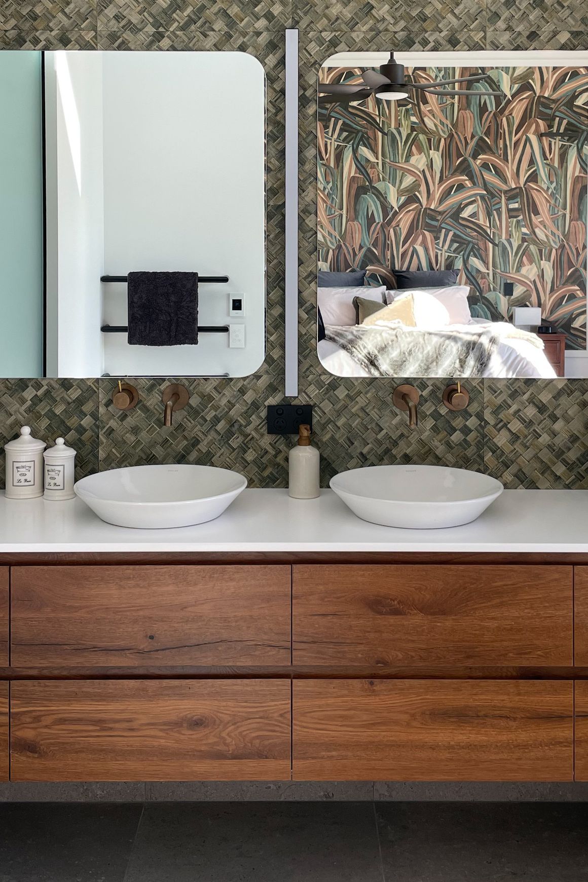 Beam Oak Bronze | Pre-finished Veneer Panels