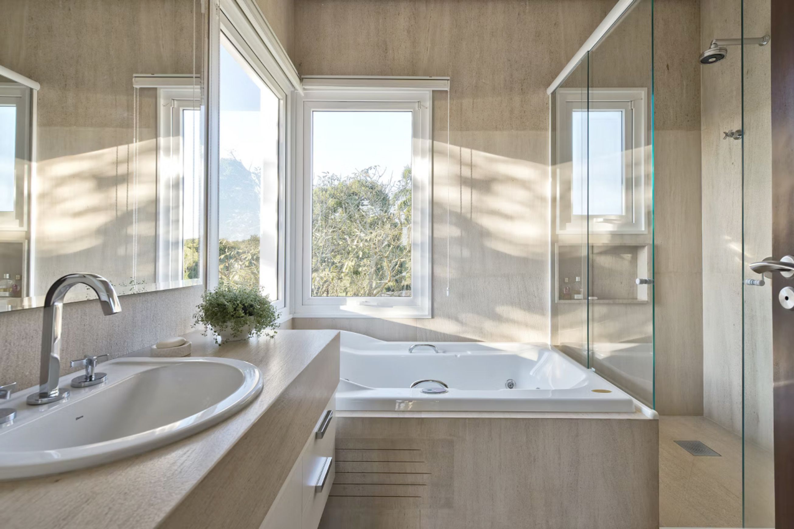 Porta Creme Limestone