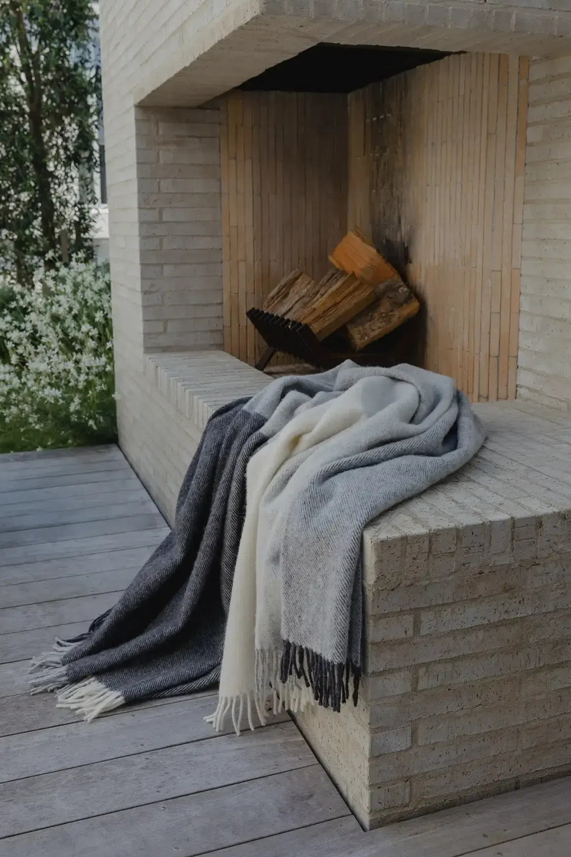 Weave Bayswater NZ Wool Throw Blanket - Charcoal