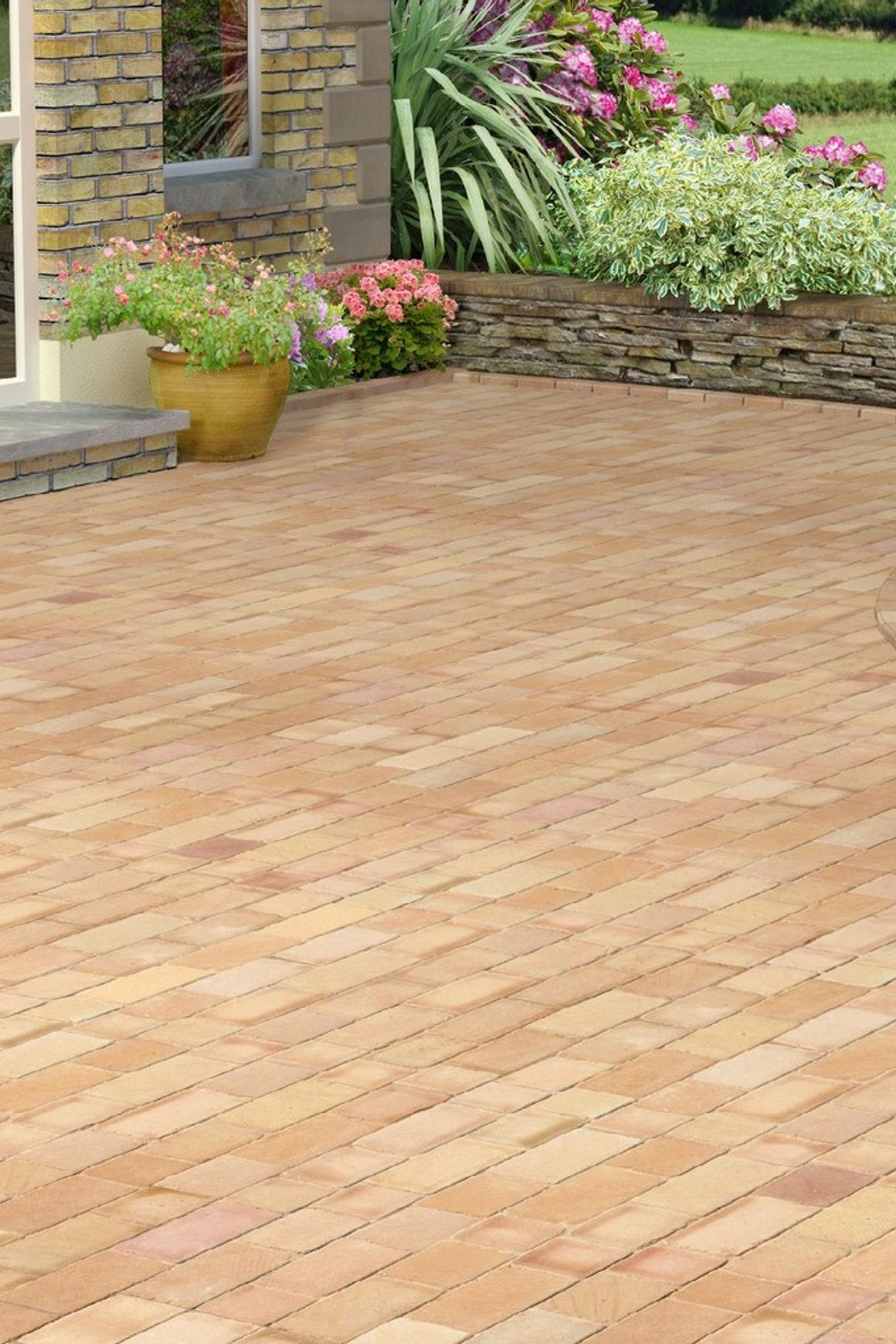 Sawn Tumbled Yellow Gold | Landscape Surfaces