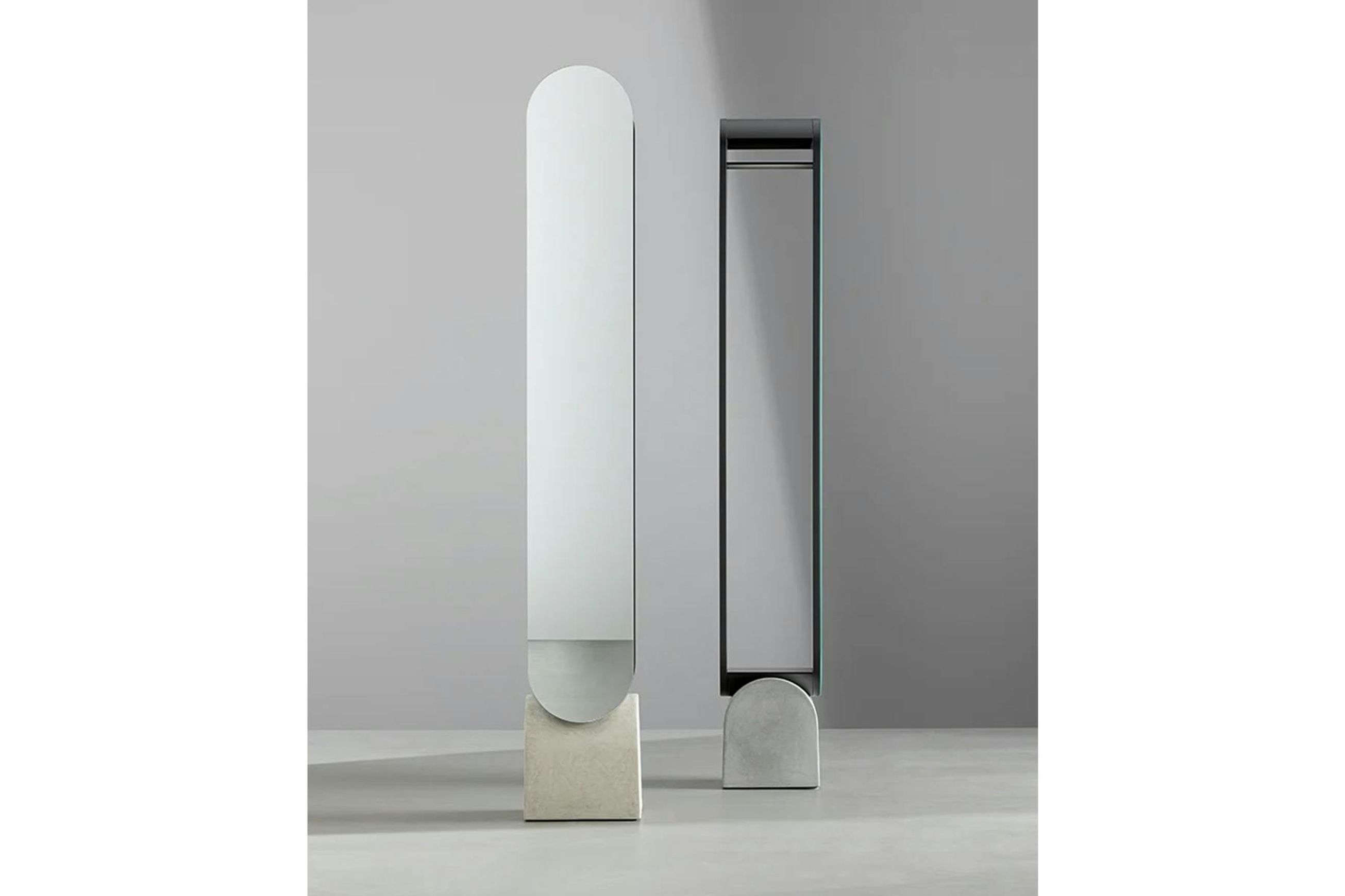 Vague Mirror Valet