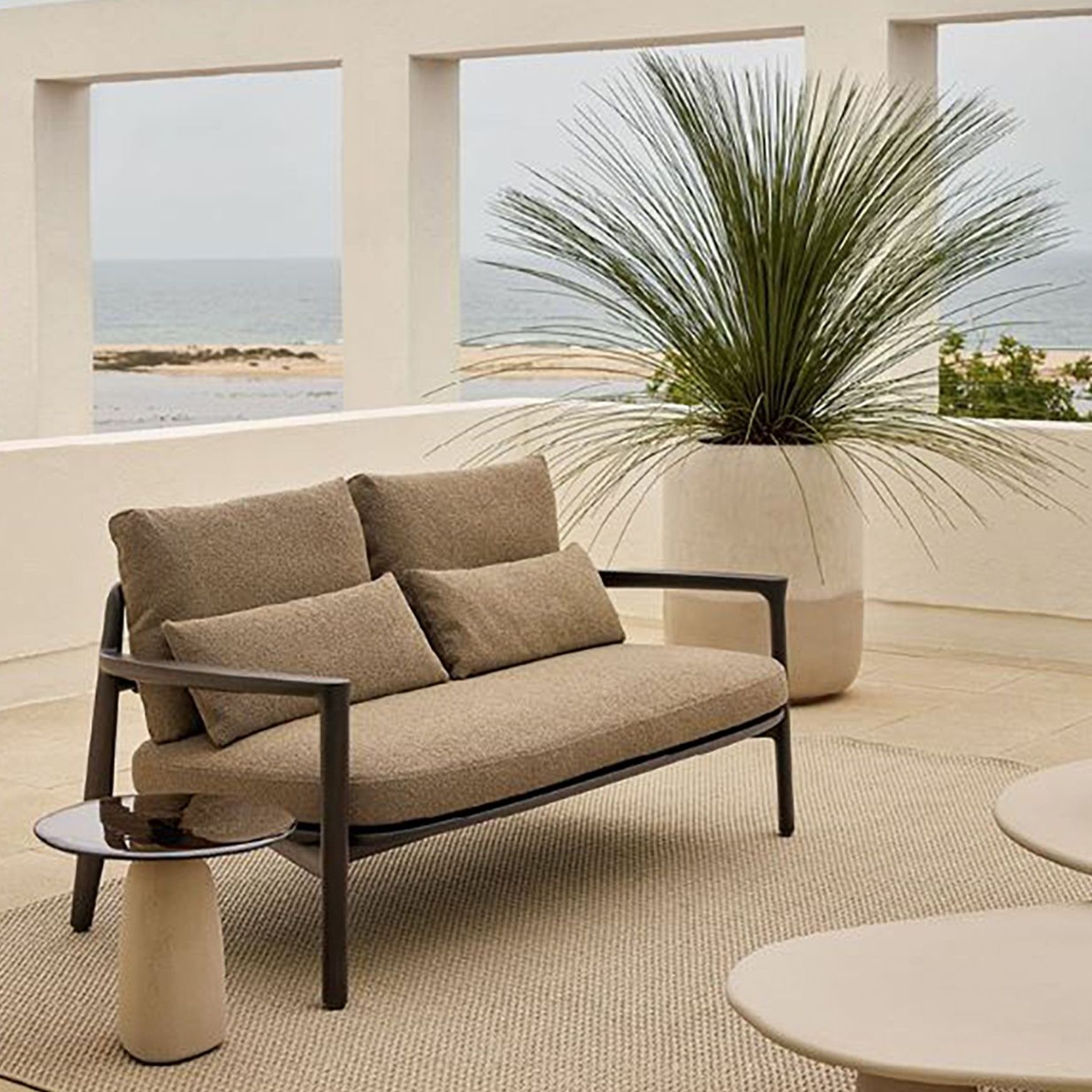 Magnolia Sofa