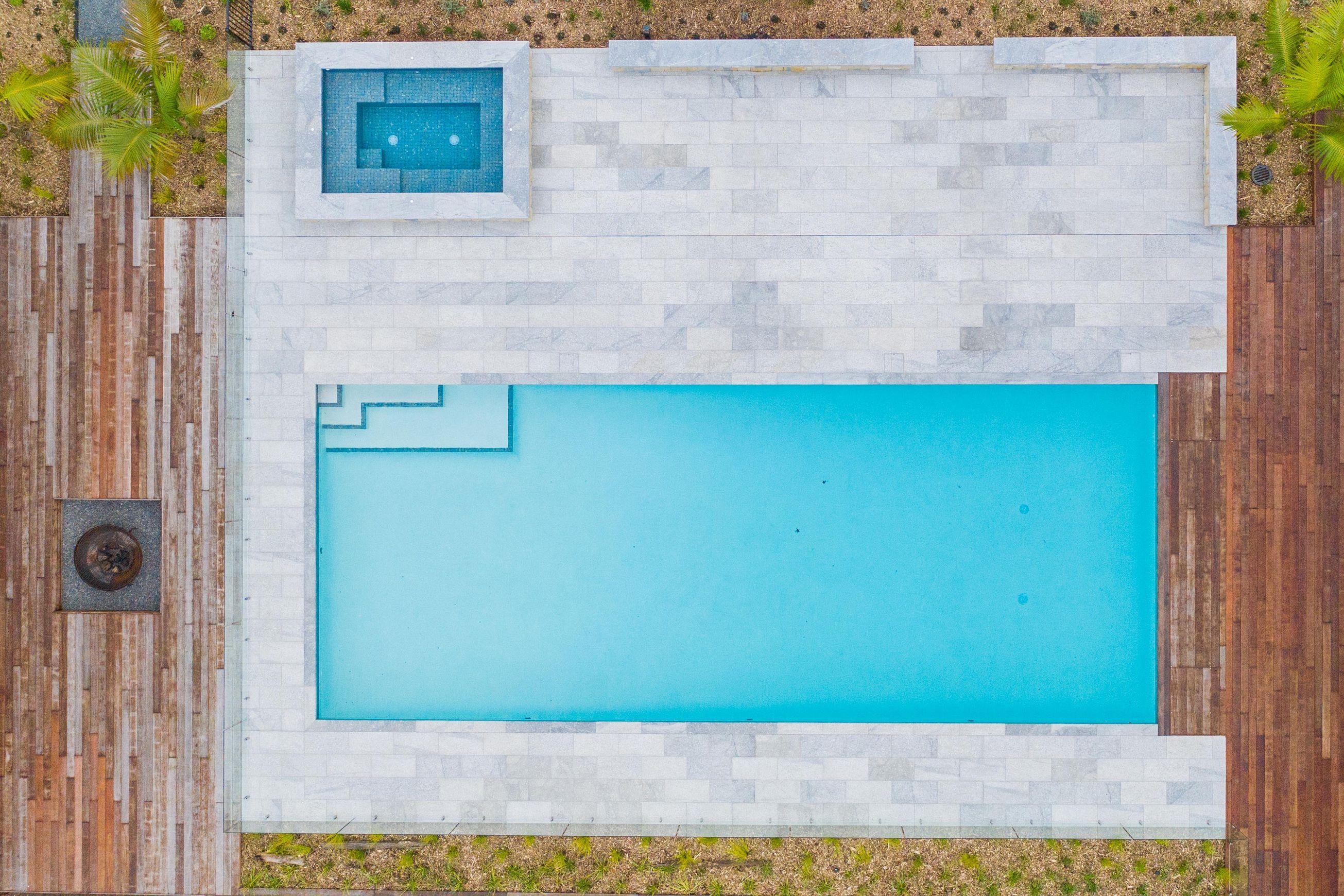 Fantasy Natural Stone Tile & Coping