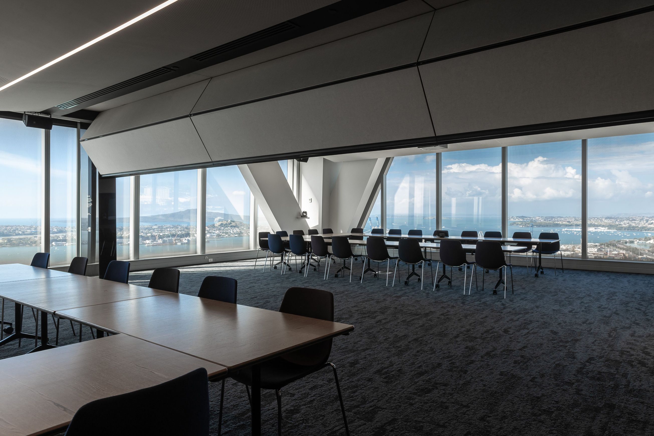 Skyfold Acoustic Vertical Retractable Walls