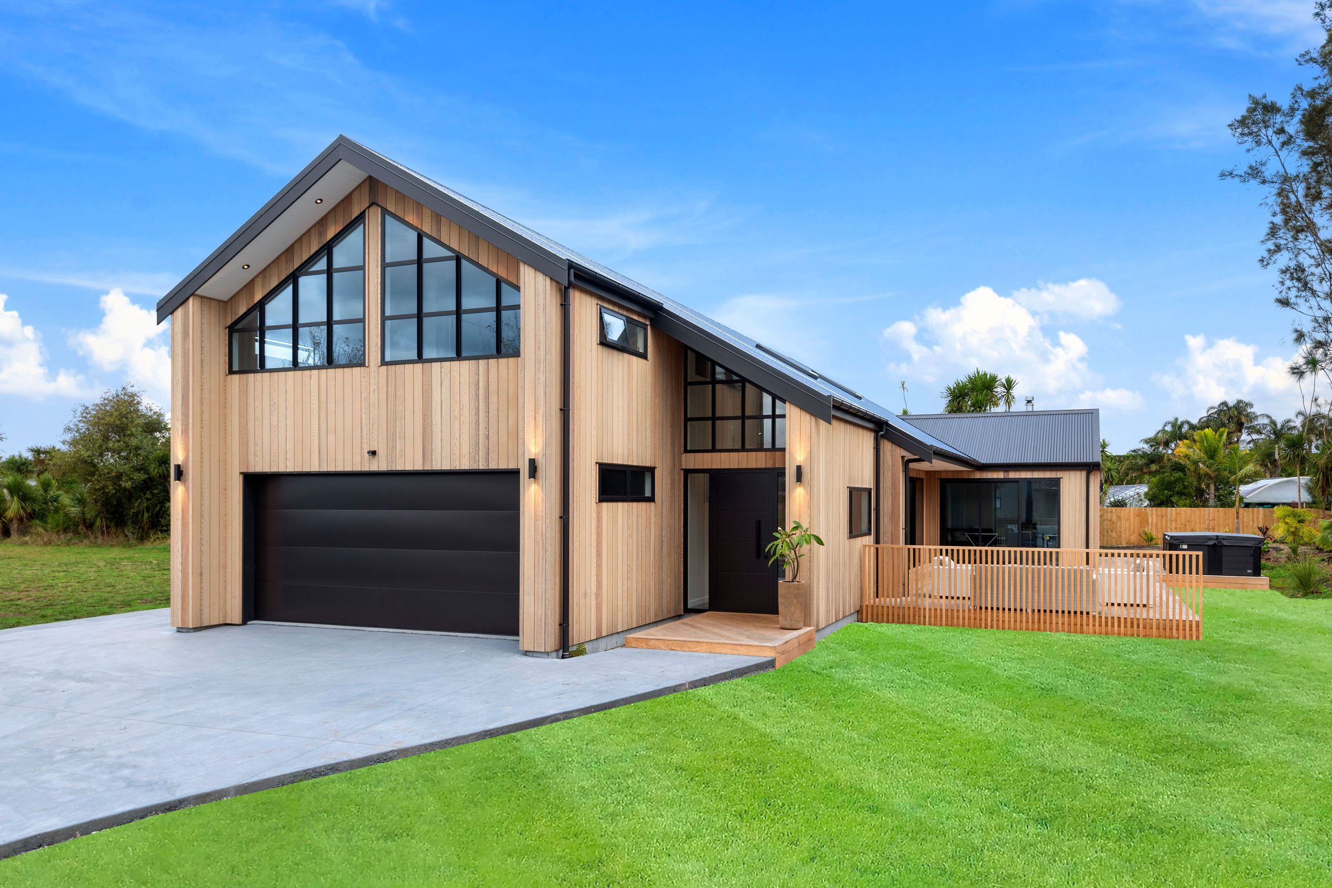 JSC Vertical Shiplap Timber Weatherboards