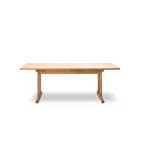 6386 Dining Table by Fredericia
