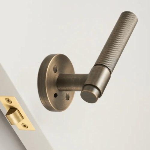 Luxe Doorware - Toorak Door Handles Passage Set - Antique Brass