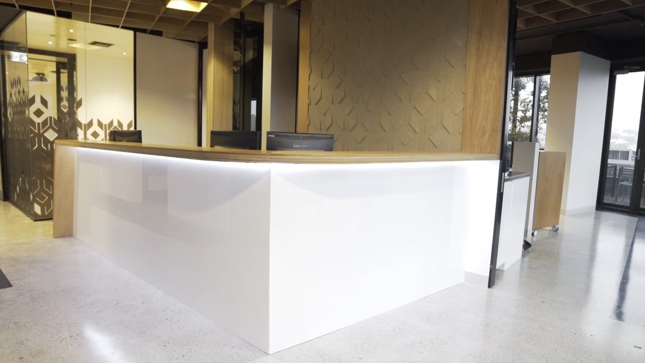 Snelleman Tom Office video