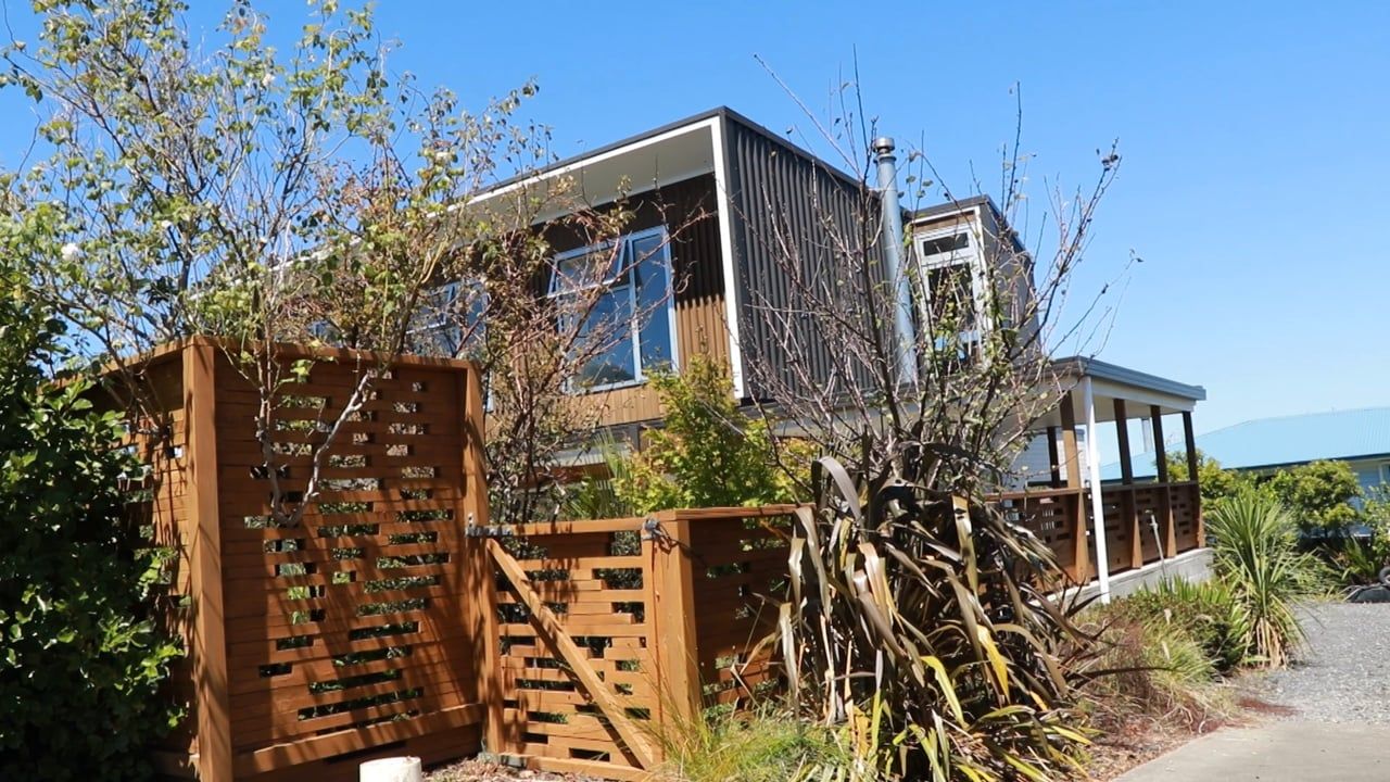 Eco home - Donnell and Day video