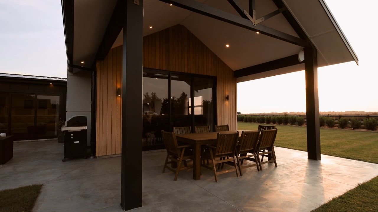 Stunning on Ranfurly video