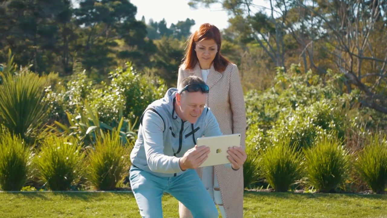 How to use Augmented Reality video