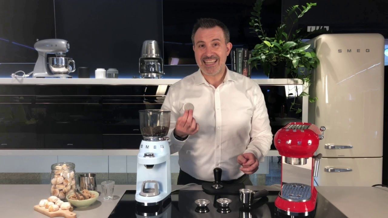 Smeg Espresso Coffee Machine - How to make the perfect double espresso