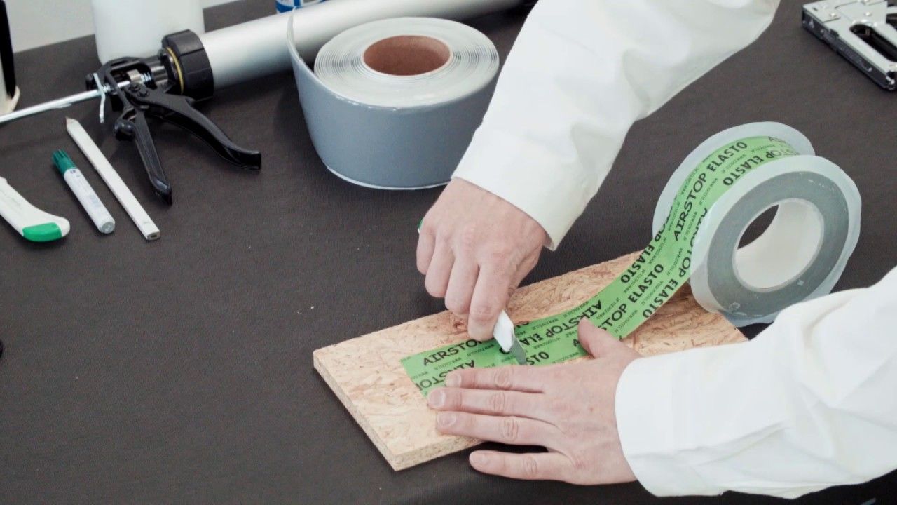 ISOCELL Anwendungsvideo: Dichtung Durchdringungen AIRSTOP ELASTO Klebeband | 0:39 min