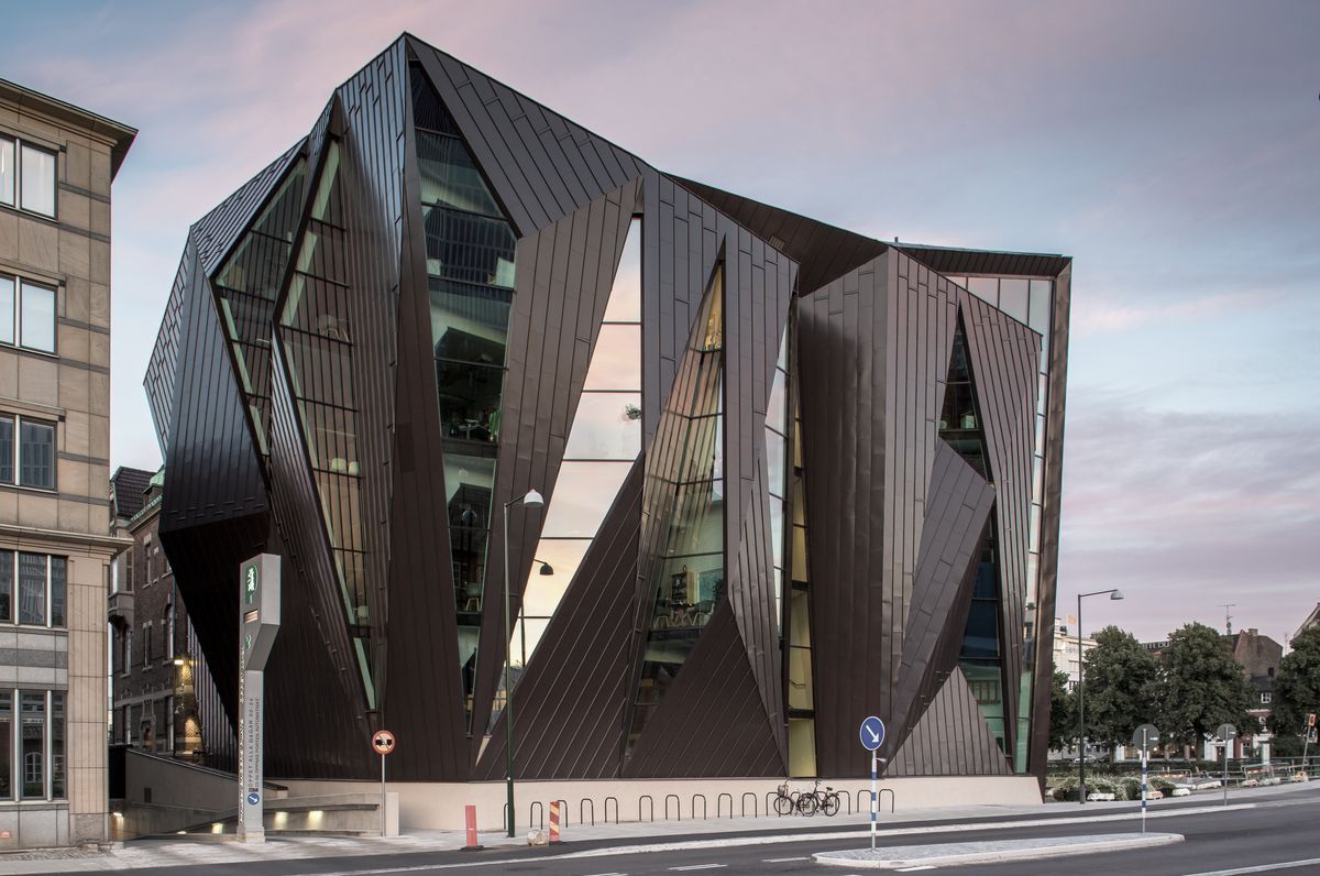 World Maritime University