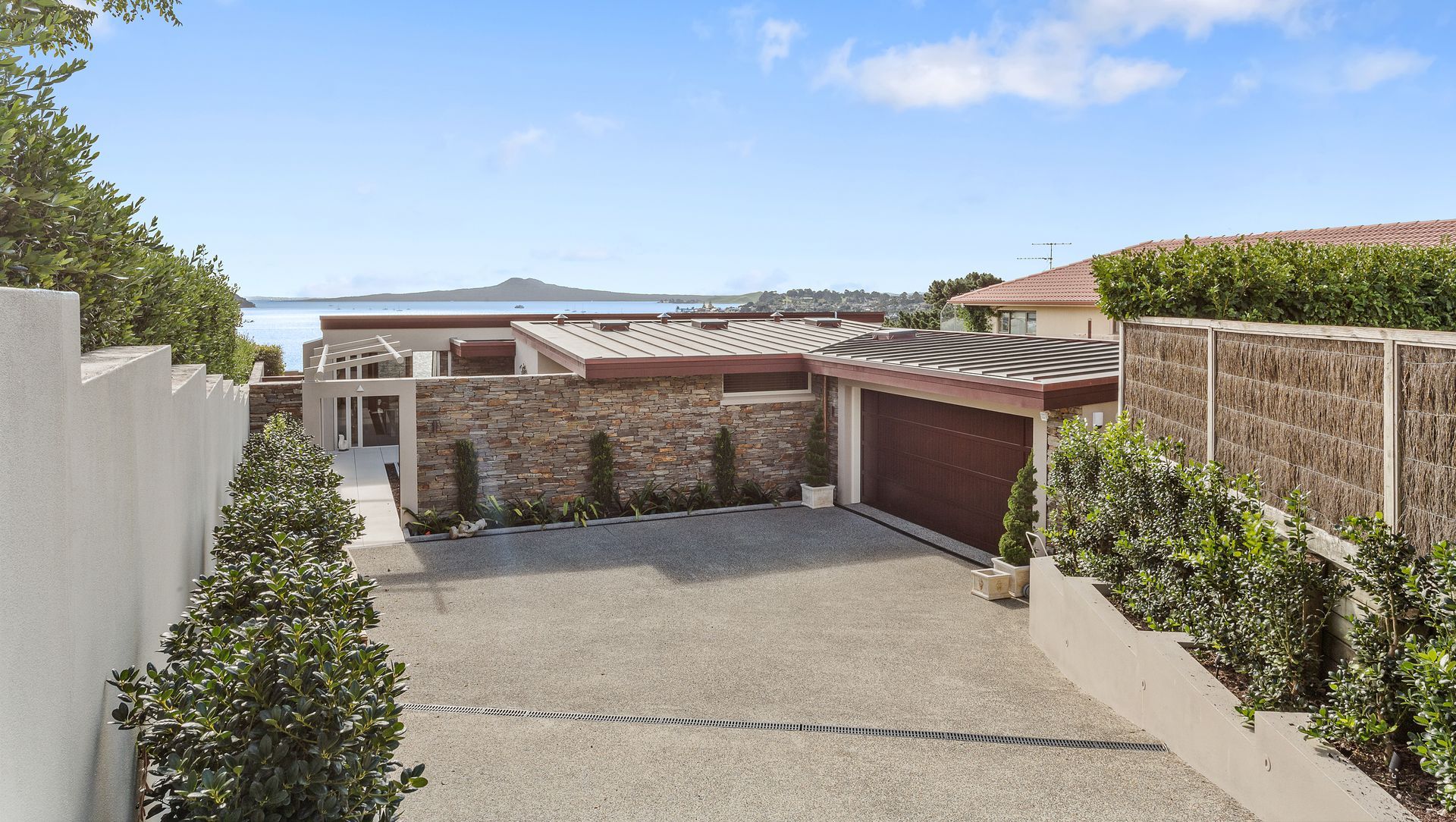 Takutai Ave, Half Moon Bay banner