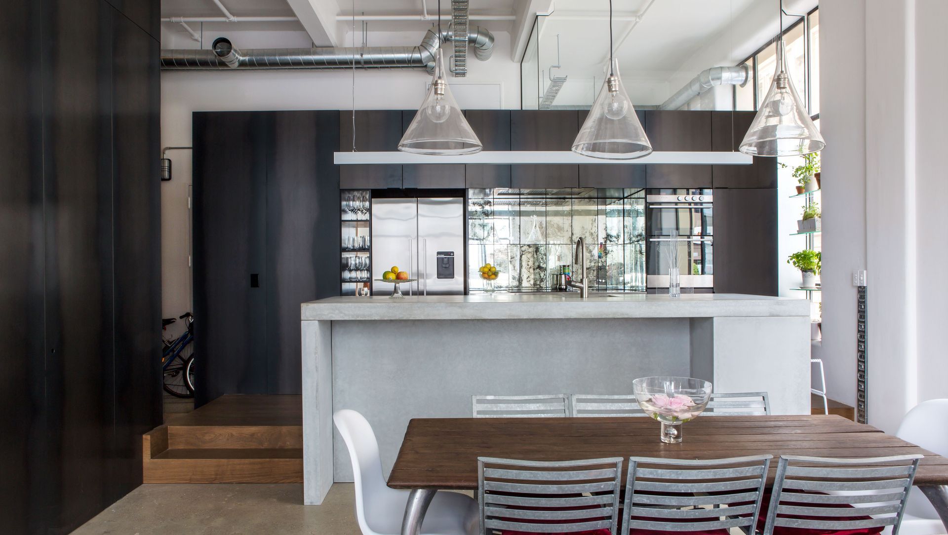 Queen St Apartment banner