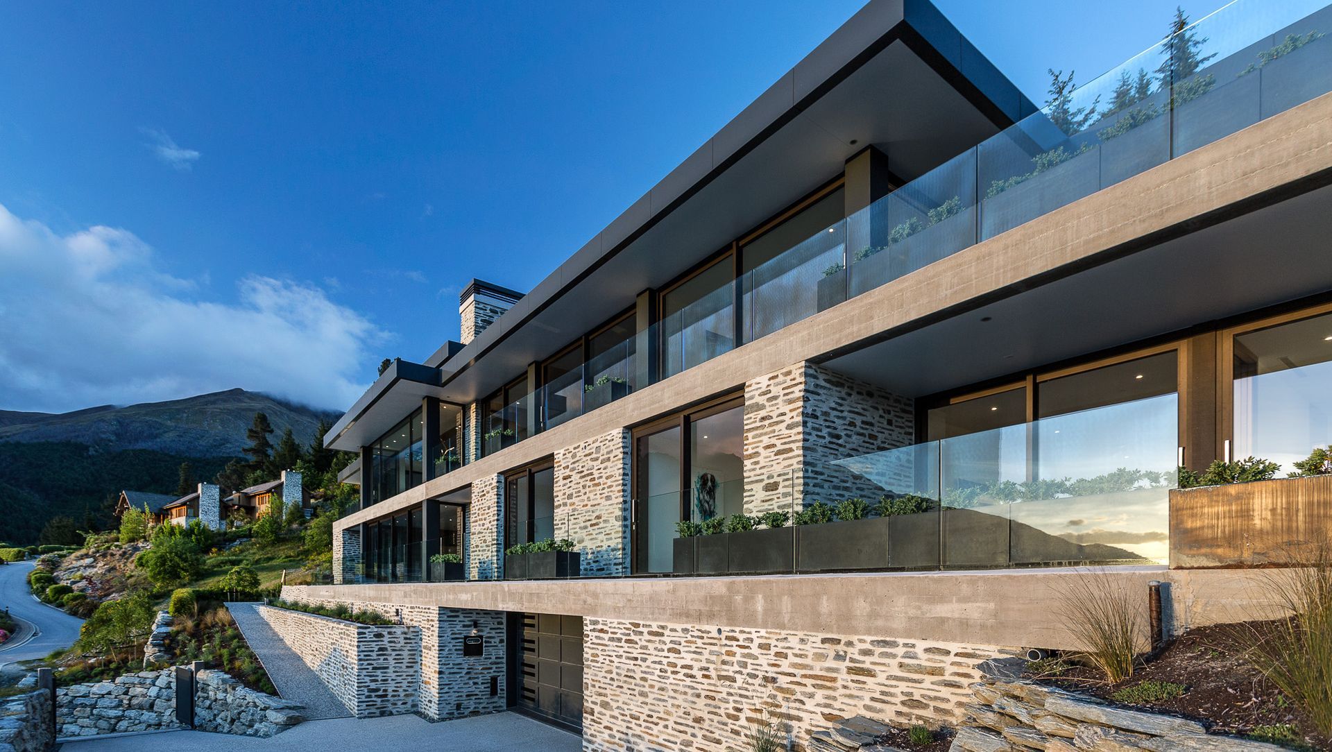 Mason and Wales Queenstown banner