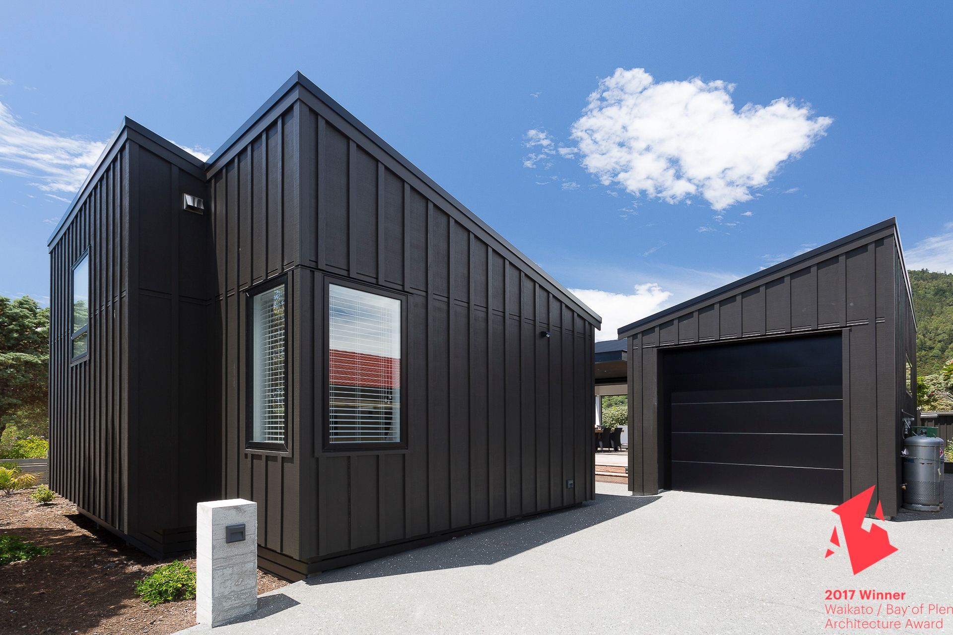 Leuschke-Kahn - Pauanui