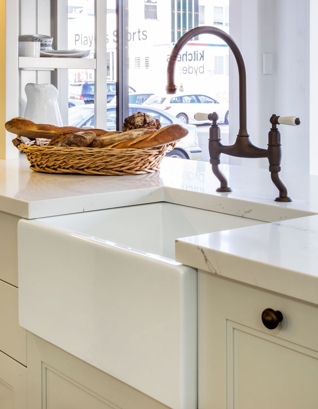 Traditional Studio Kitchen by Sue Gillbanks