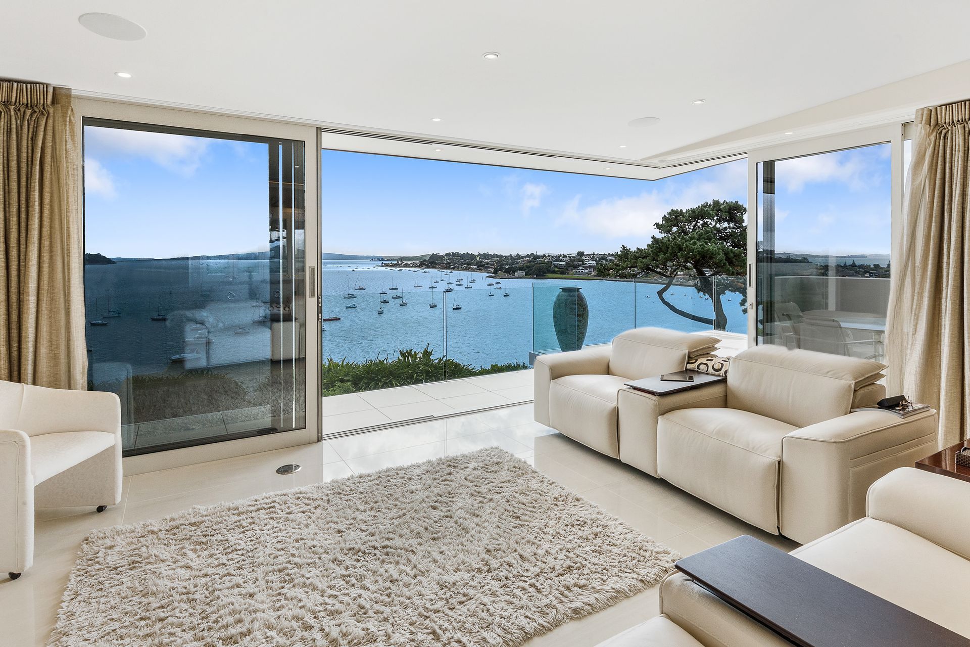 Takutai Ave, Half Moon Bay 