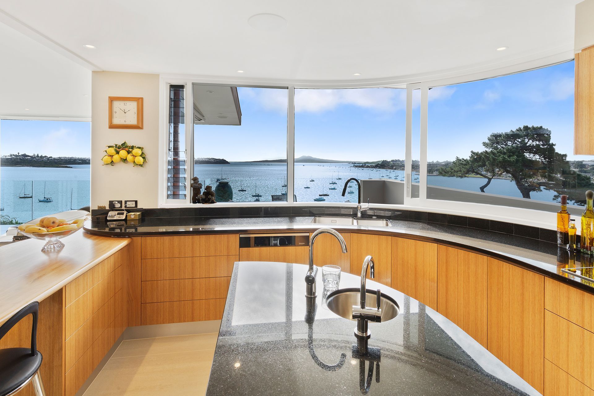 Takutai Ave, Half Moon Bay 