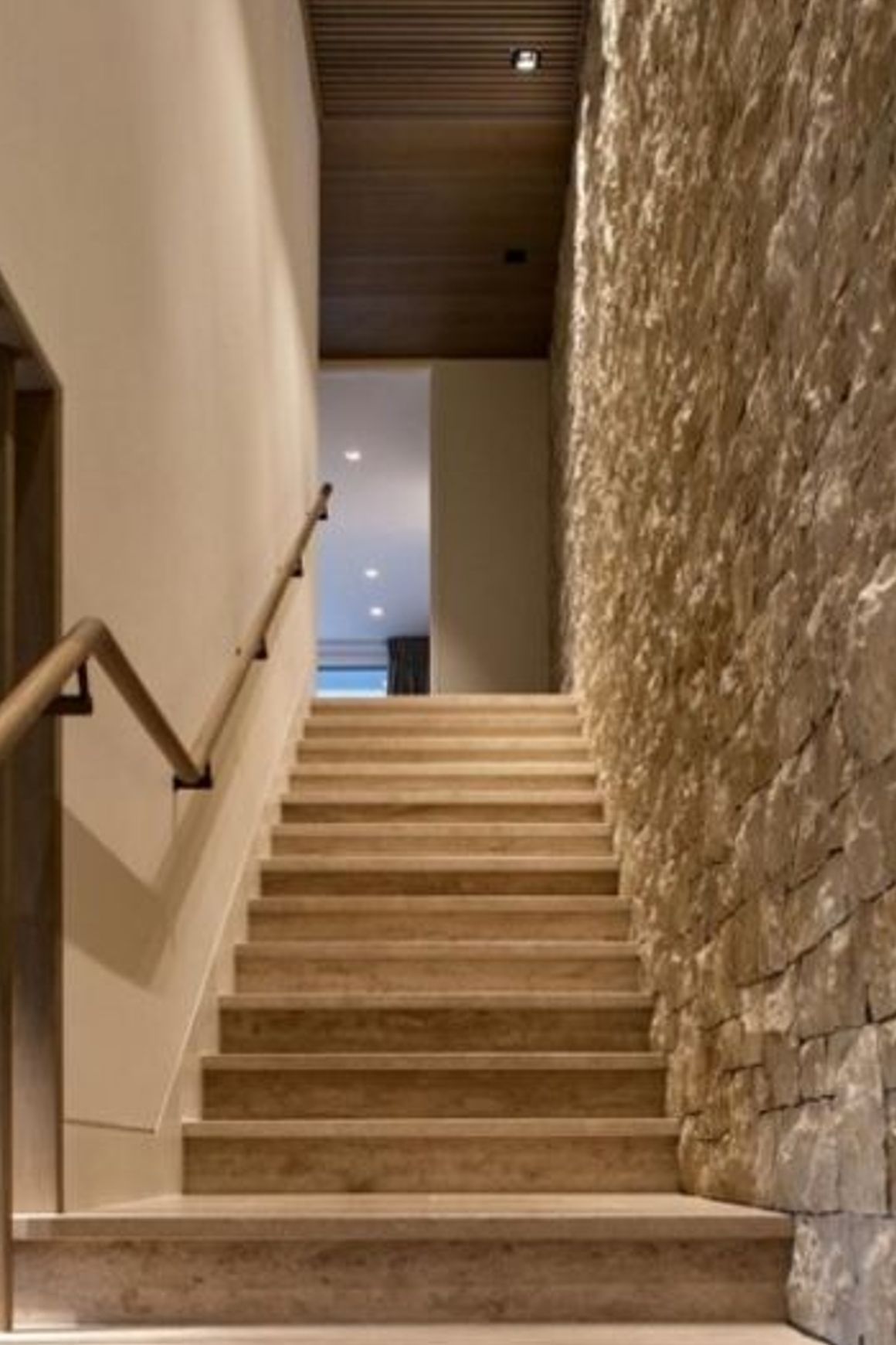 French BV Limestone