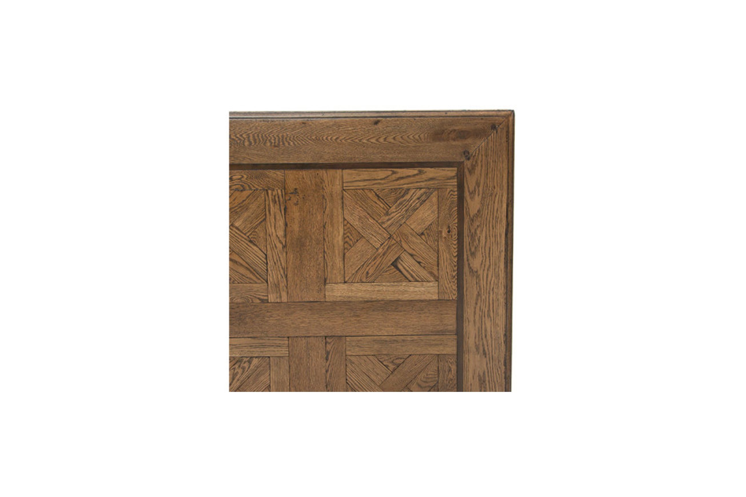 Chateaux Dining Table