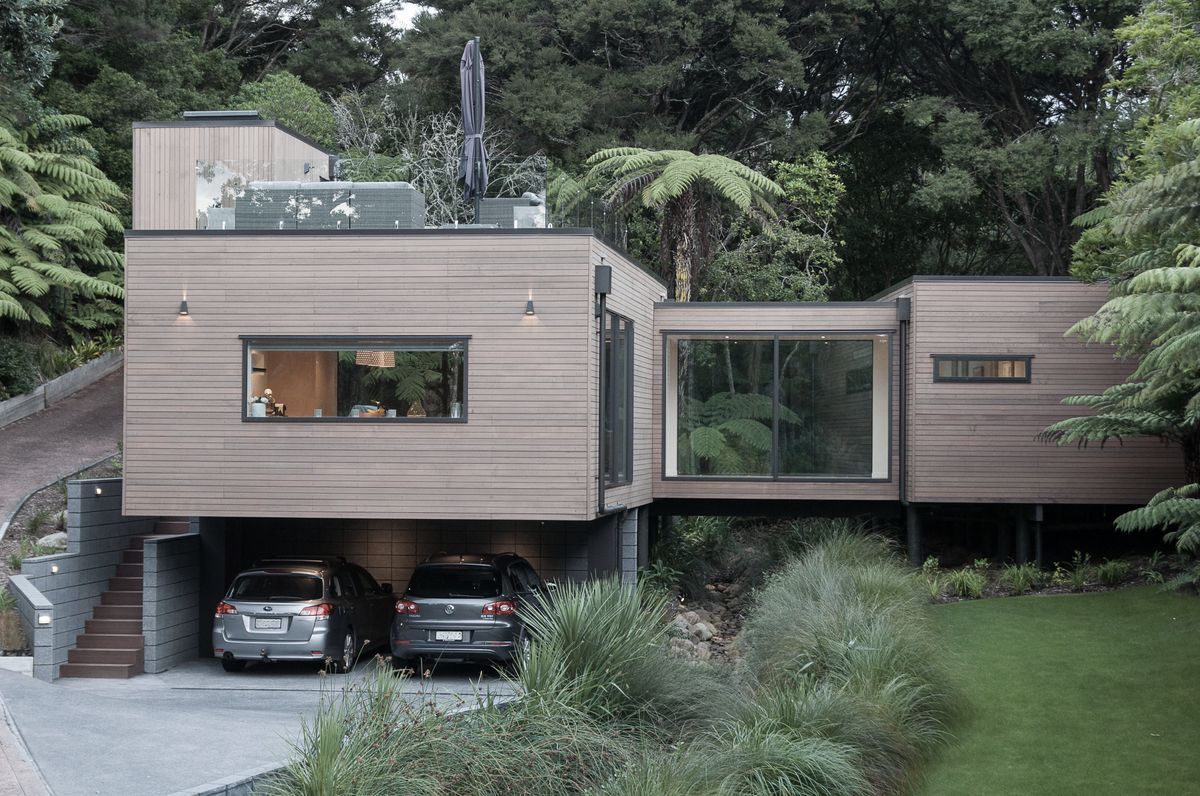 Castor Bay Stream House