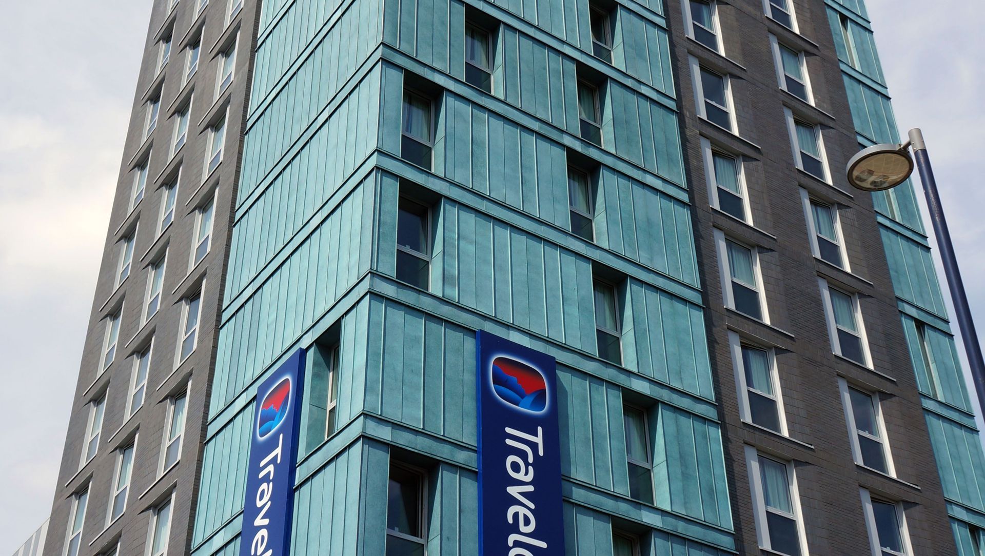 Waltharnstow Travelodge banner