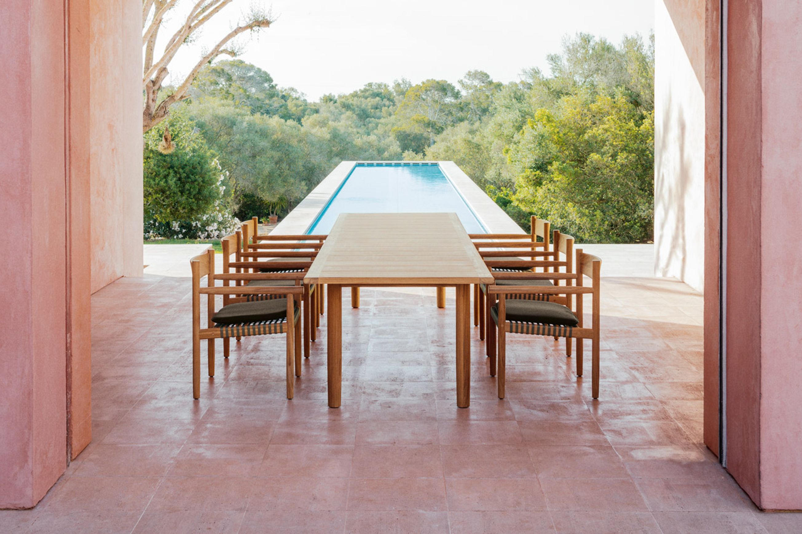 Tibbo armchair by Dedon