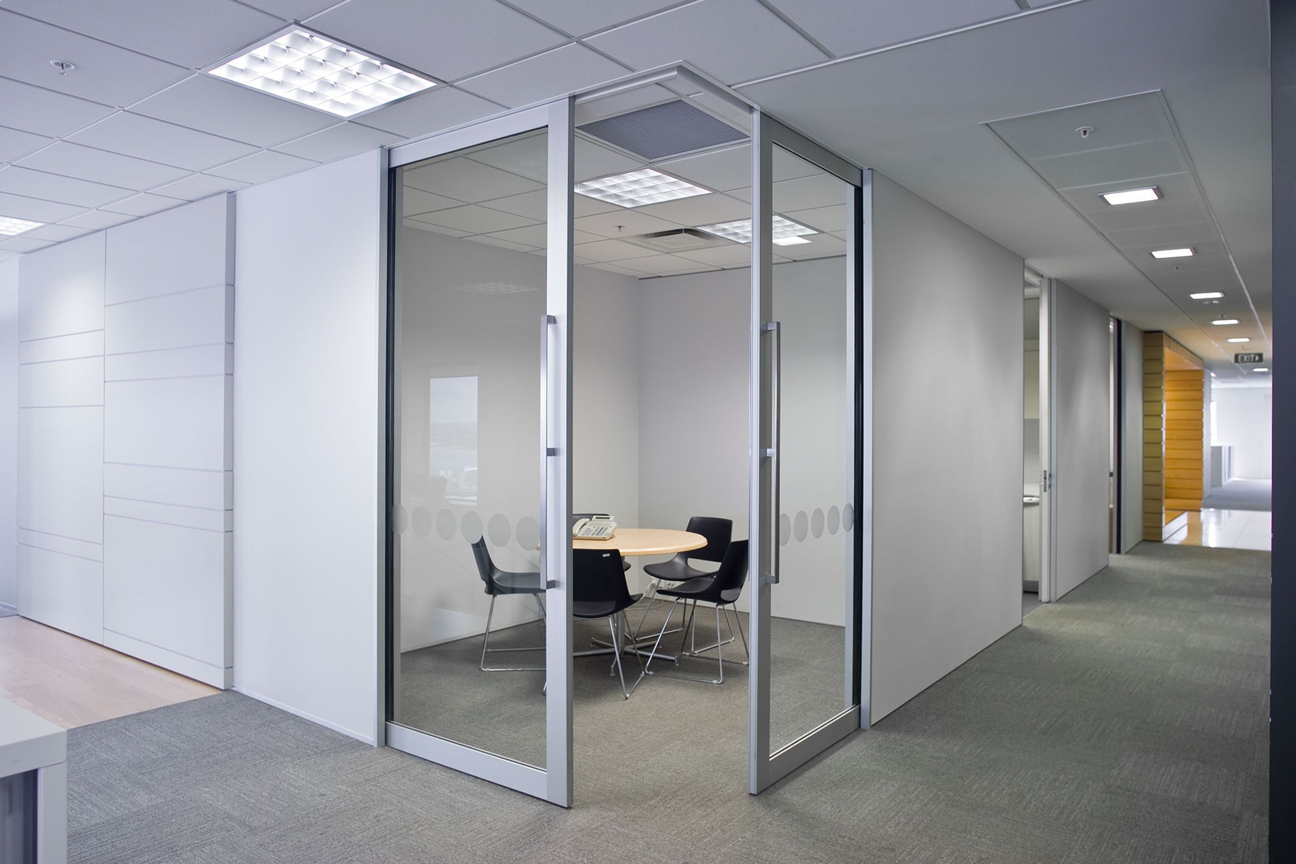 CornerMeeting Cavity Sliders