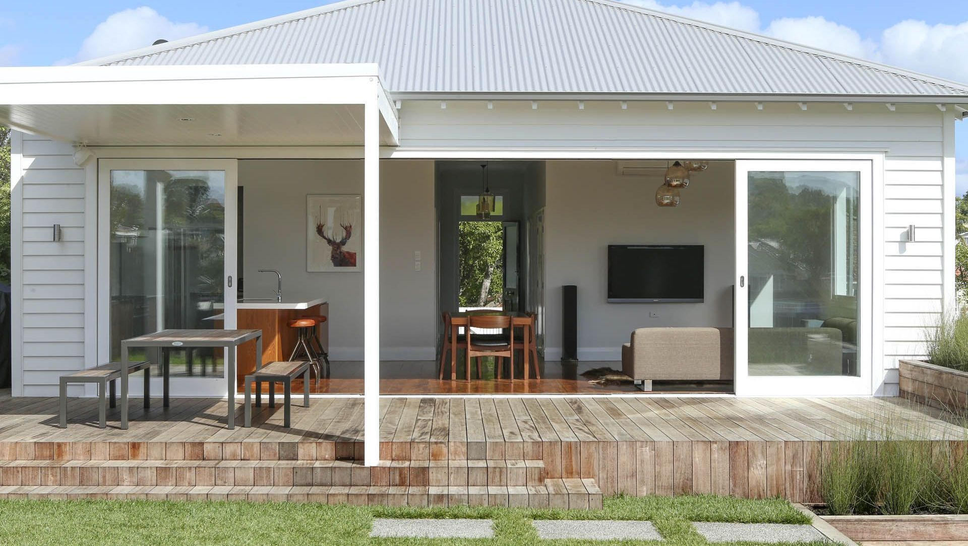 Huntingtree House banner