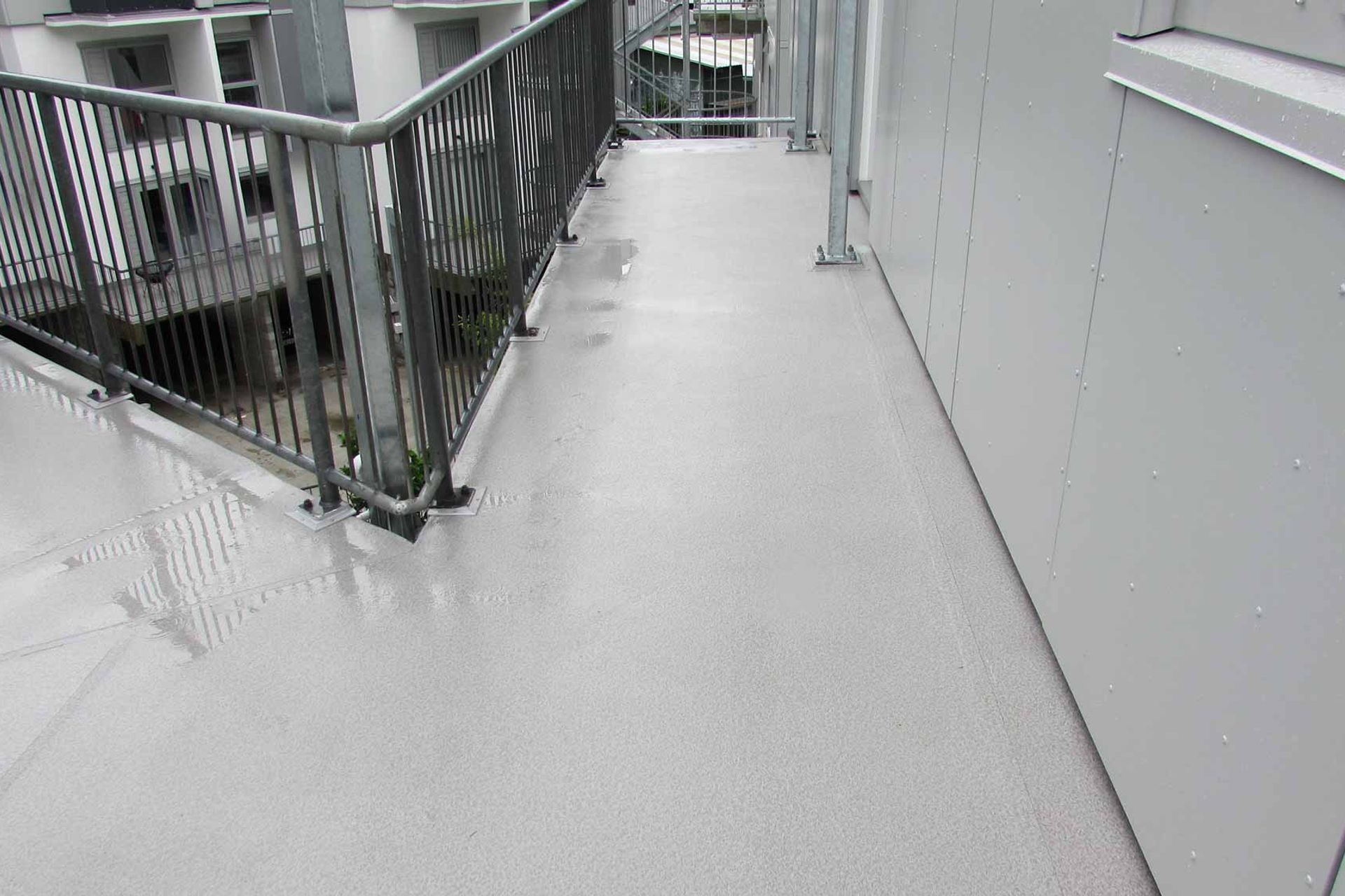 Apartment complex  gets new decks and walkway | Dec-K-ing PVC membrane.