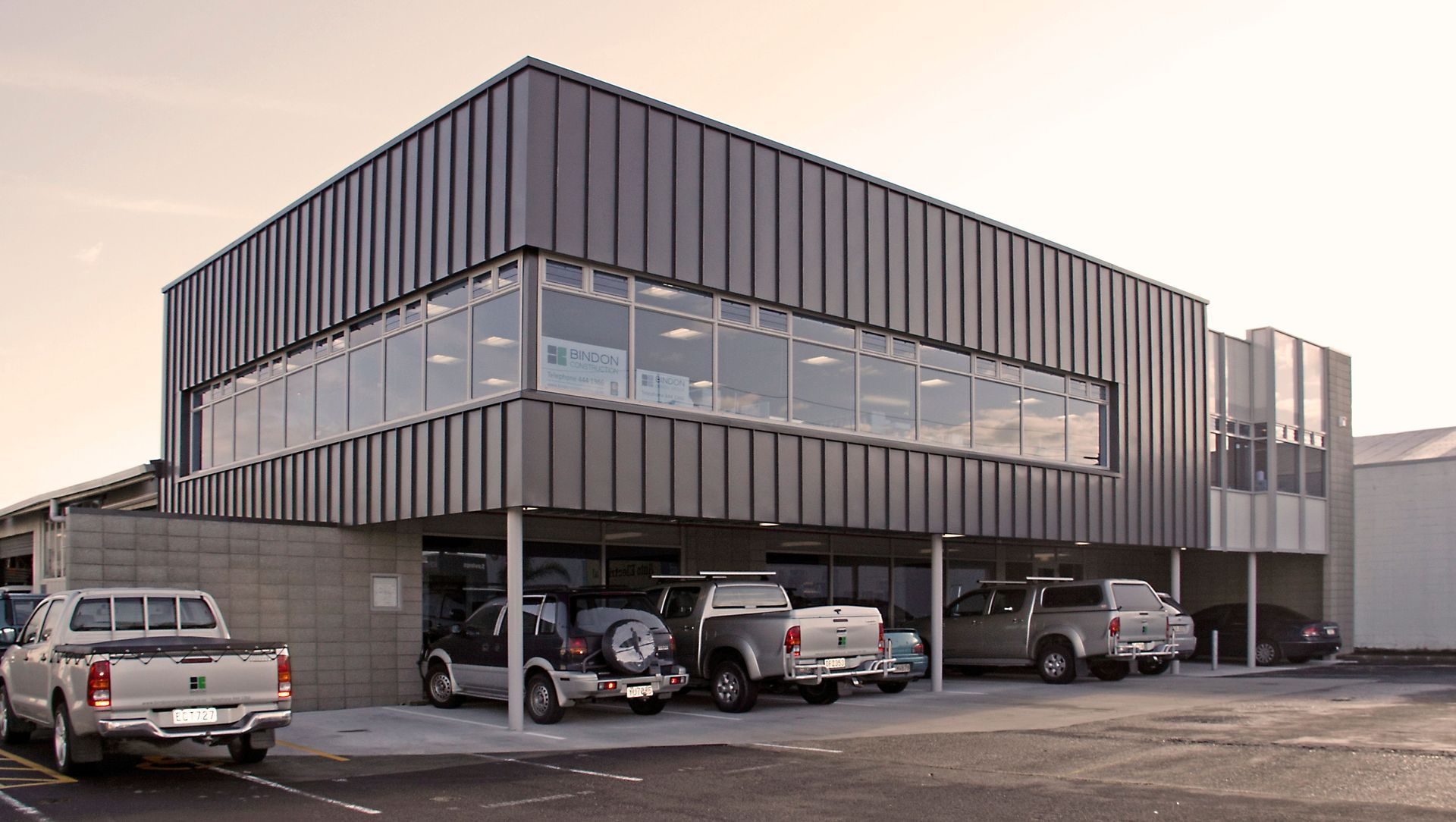 Glenfield Office/Warehouse banner