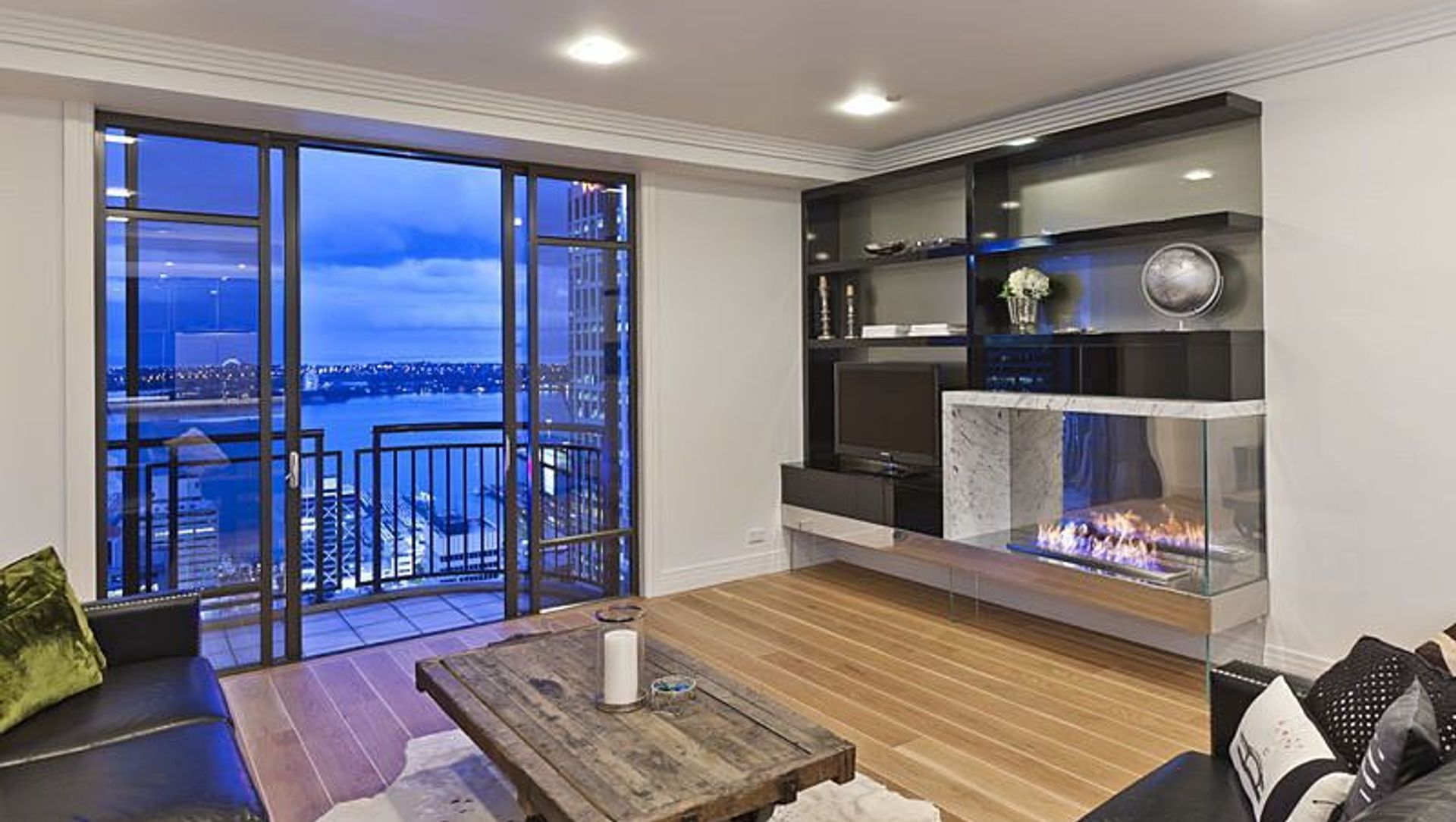 Metropolis Apartment banner