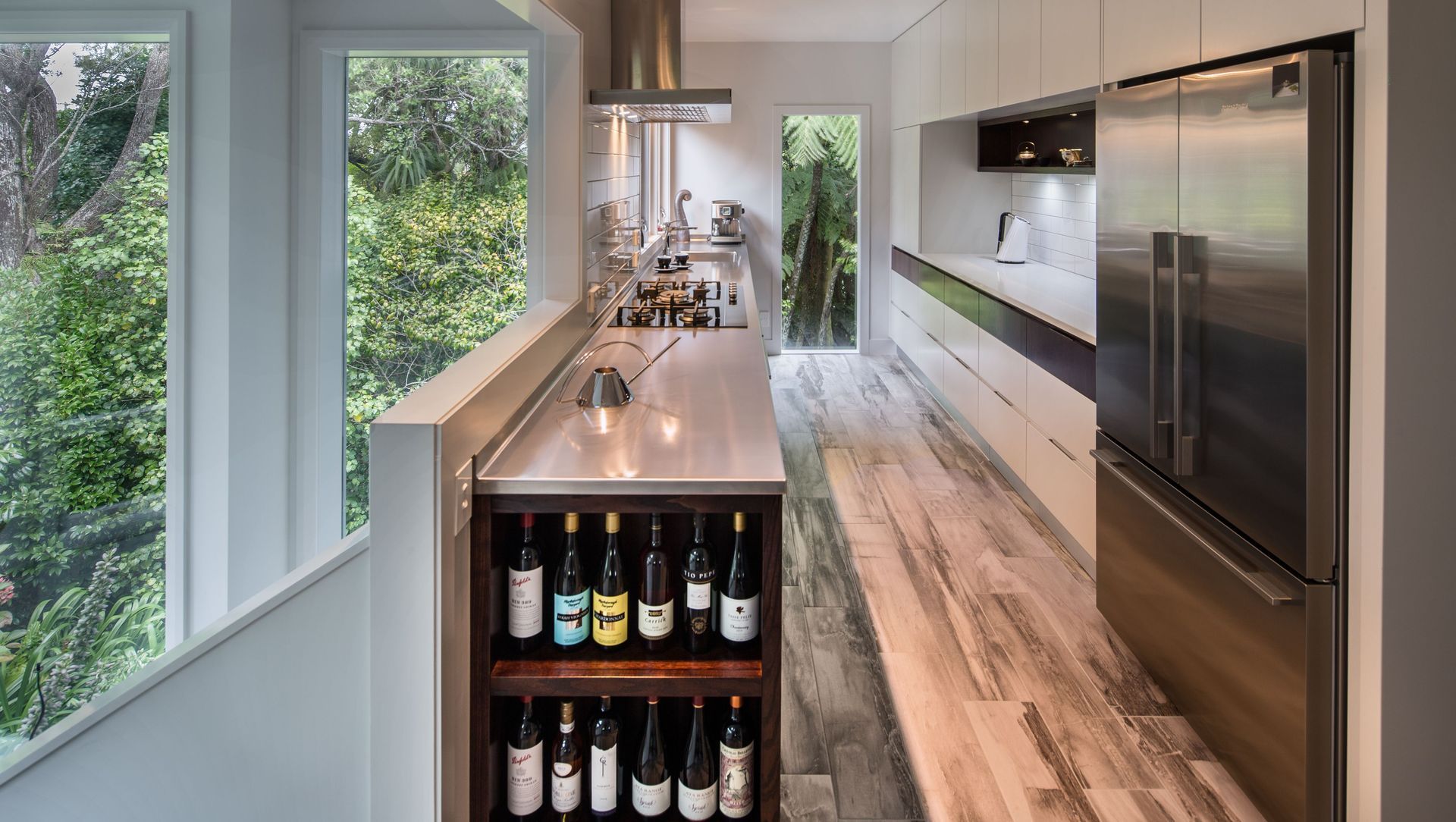 Epokal, Parisian Apartment banner