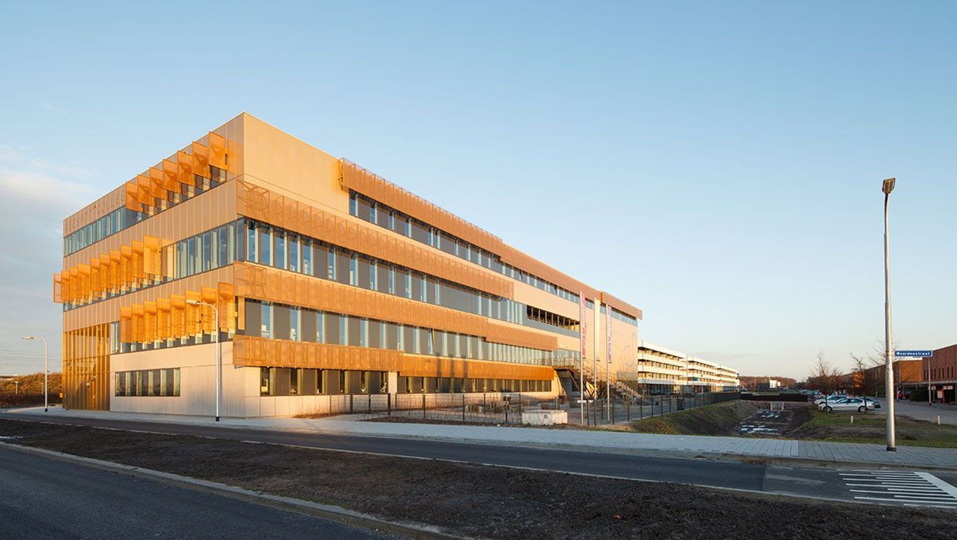 Reeshof College banner