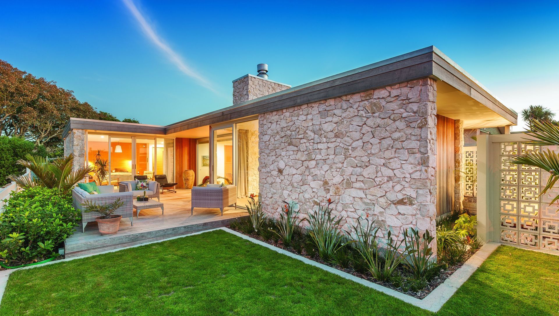 Palm Springs or New Plymouth? banner