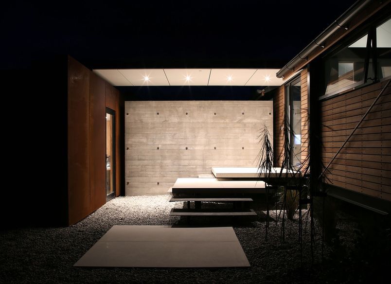 Dravitzki Brown Office