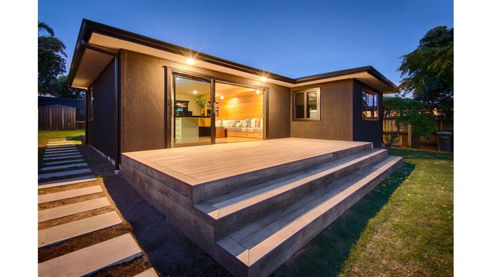 Mount Maunganui - Calland banner