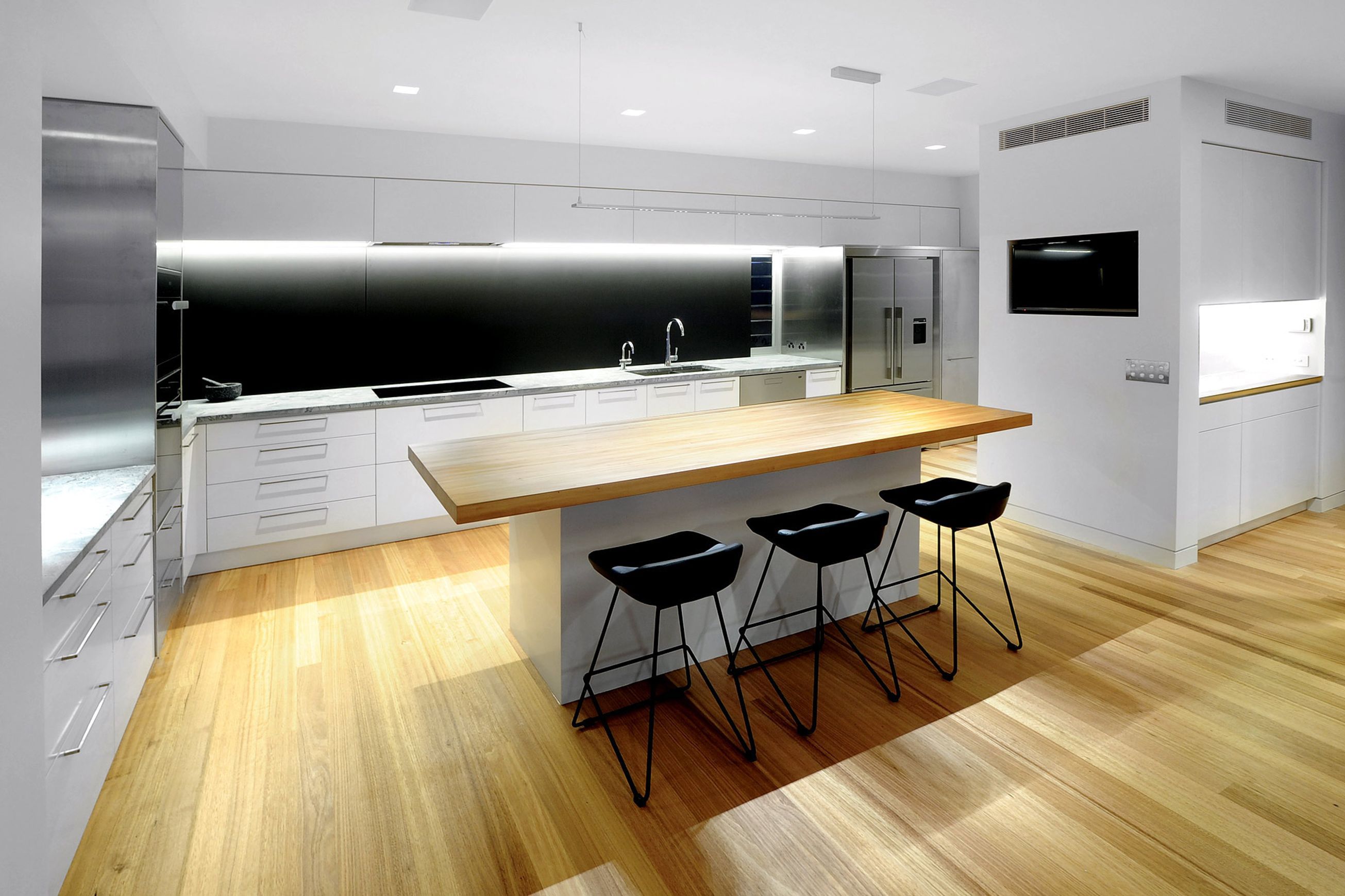 Contemporary kitchens
