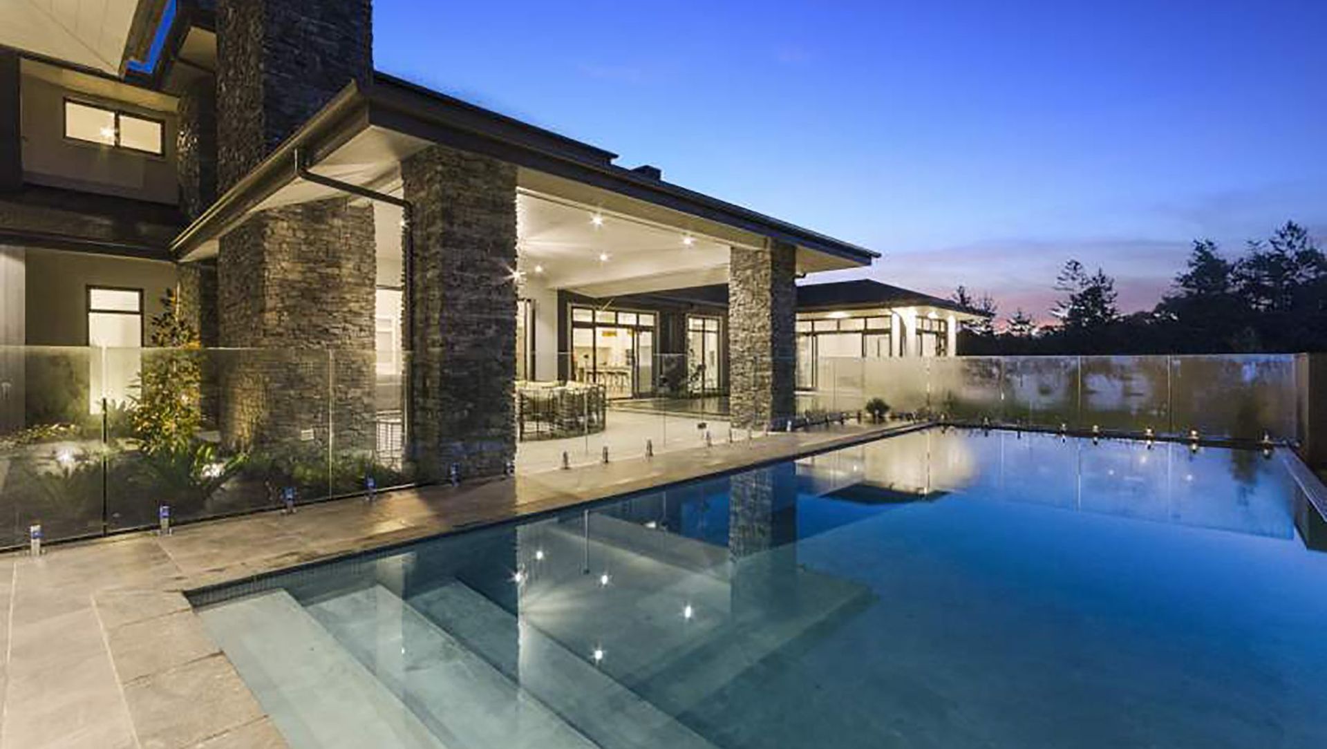 Mahoenui Infinity banner