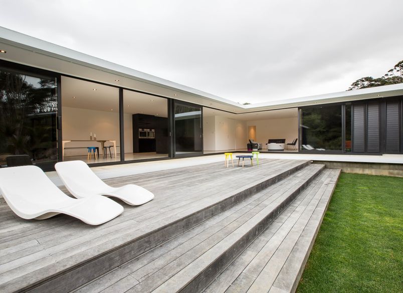 V House by CHRIS TATE