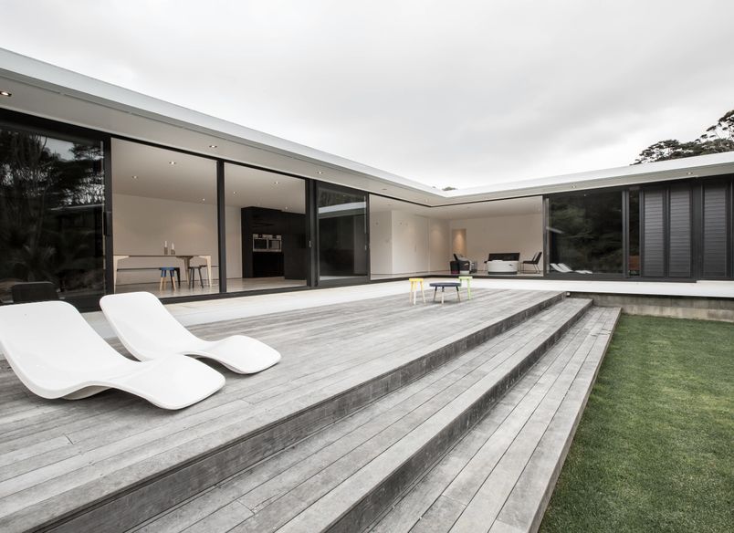 V House by CHRIS TATE