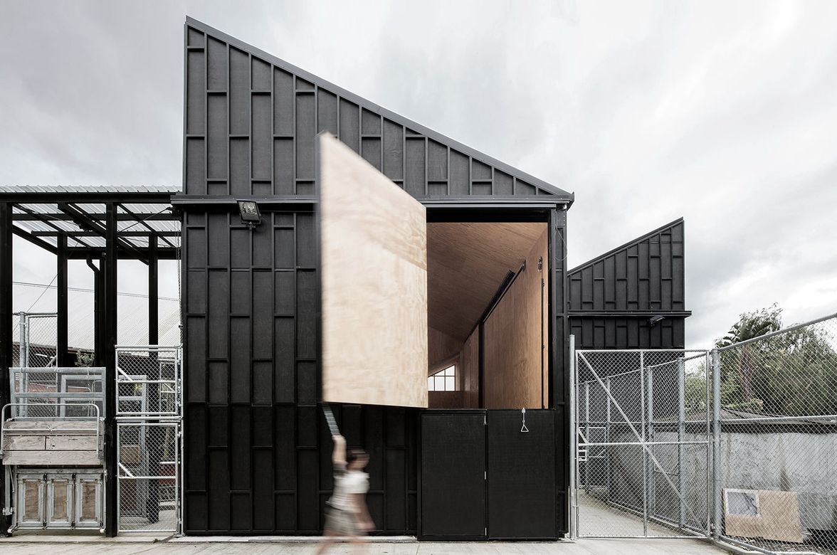 Auckland Zoo Giraffe House