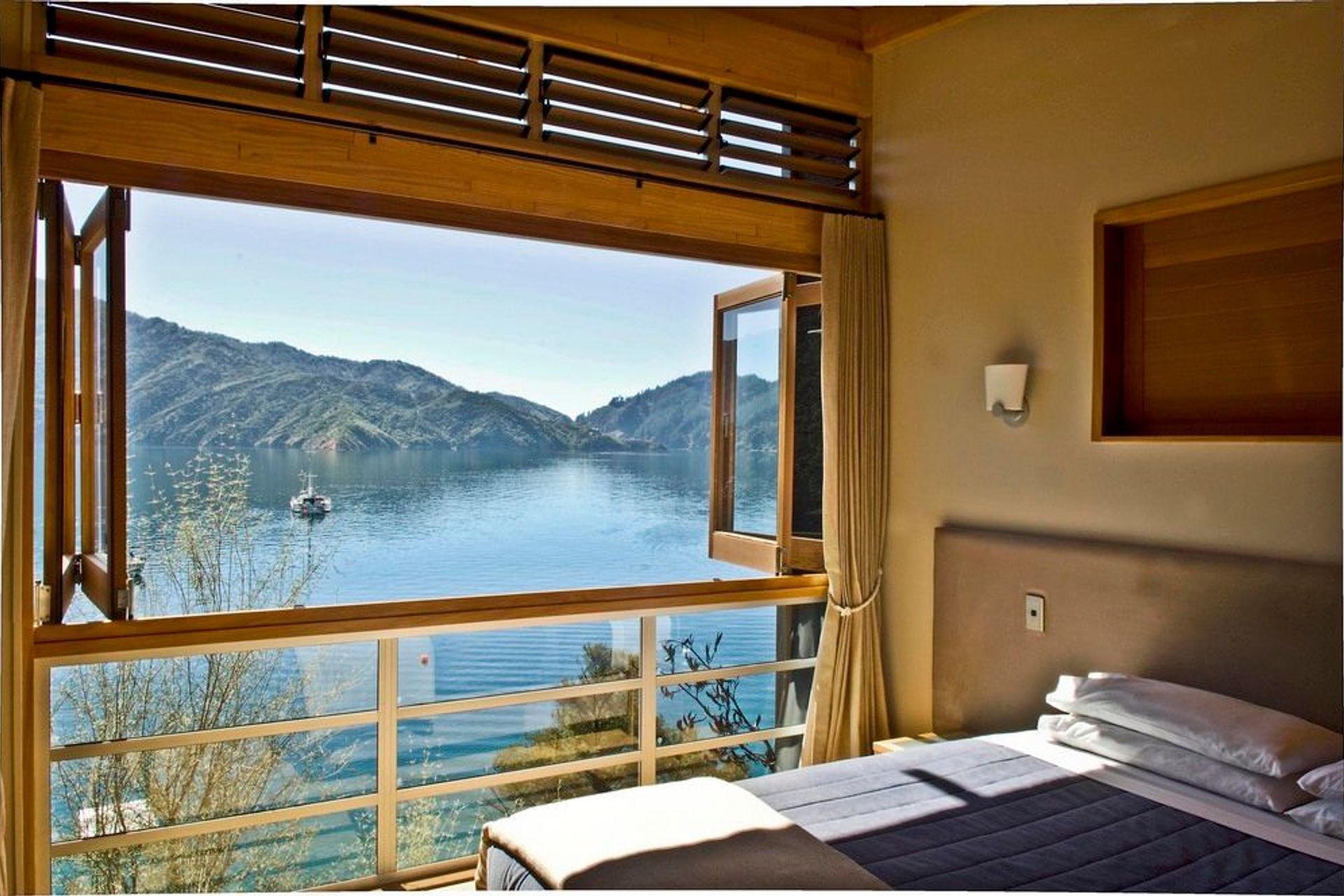 Bay of many cover, Marlborough Sounds