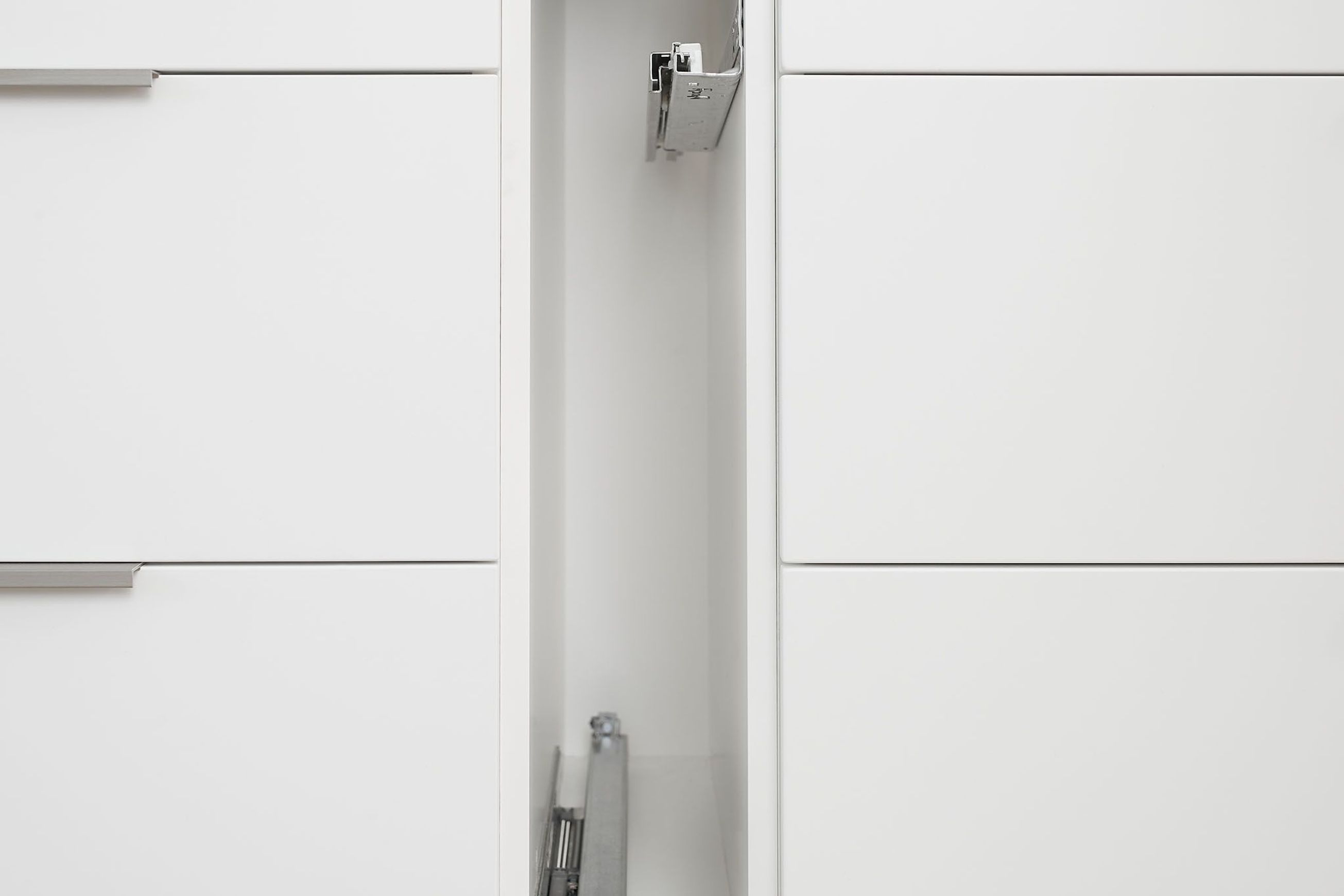 SPACE TWIN narrow cabinet solution